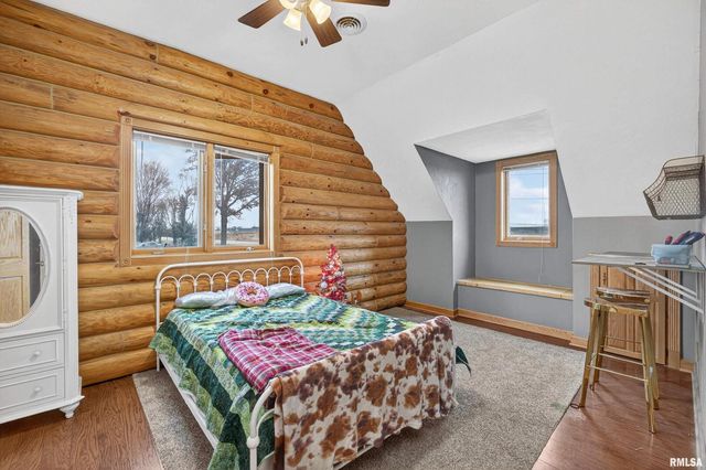 20664 N Brady Street, Davenport, IA 52806