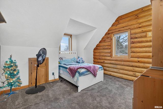 20664 N Brady Street, Davenport, IA 52806