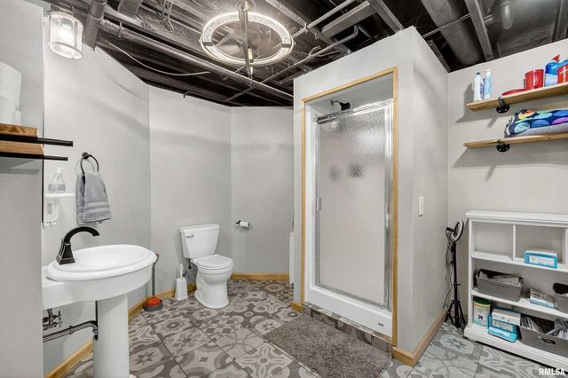 20664 N Brady Street, Davenport, IA 52806