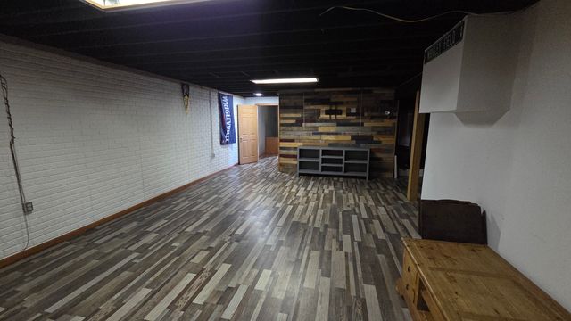 20664 N Brady Street, Davenport, IA 52806