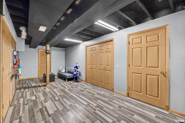 20664 N Brady Street, Davenport, IA 52806