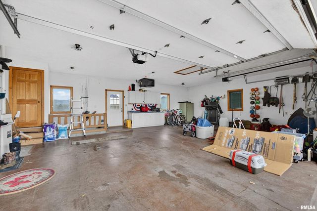 20664 N Brady Street, Davenport, IA 52806