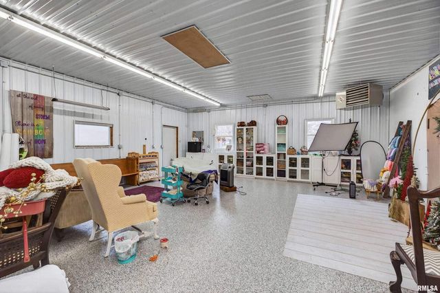 20664 N Brady Street, Davenport, IA 52806