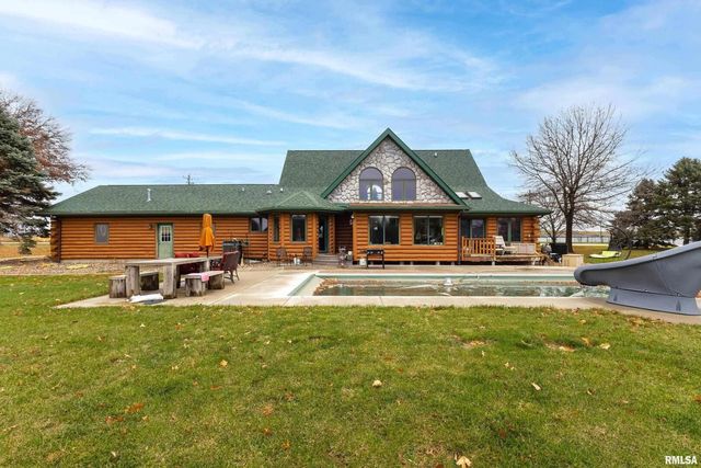 20664 N Brady Street, Davenport, IA 52806