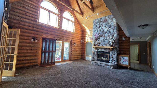 20664 N Brady Street, Davenport, IA 52806