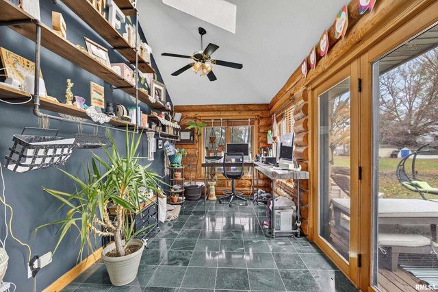 20664 N Brady Street, Davenport, IA 52806