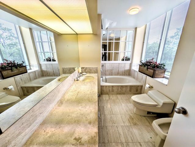 121 N Post Oak Lane 505, Houston, TX 77024