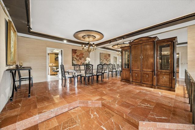 121 N Post Oak Lane 505, Houston, TX 77024