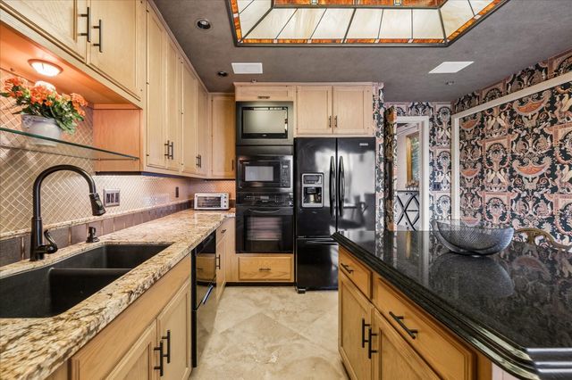 121 N Post Oak Lane 505, Houston, TX 77024