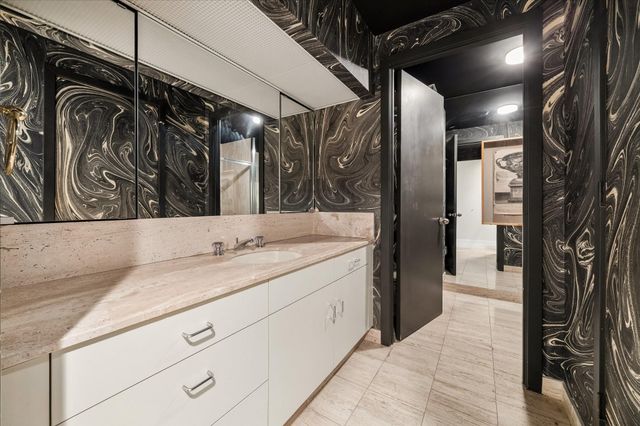 121 N Post Oak Lane 505, Houston, TX 77024