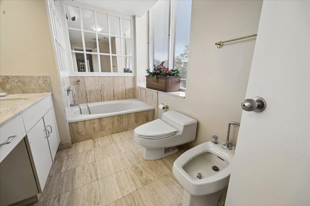 121 N Post Oak Lane 505, Houston, TX 77024
