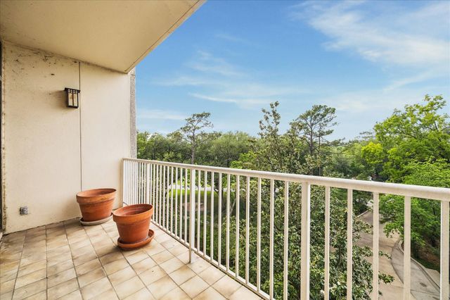 121 N Post Oak Lane 505, Houston, TX 77024