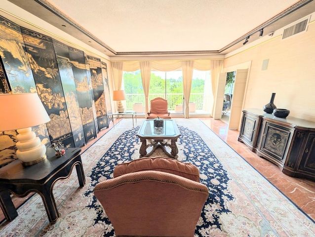 121 N Post Oak Lane 505, Houston, TX 77024