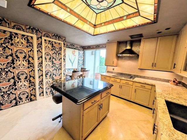 121 N Post Oak Lane 505, Houston, TX 77024