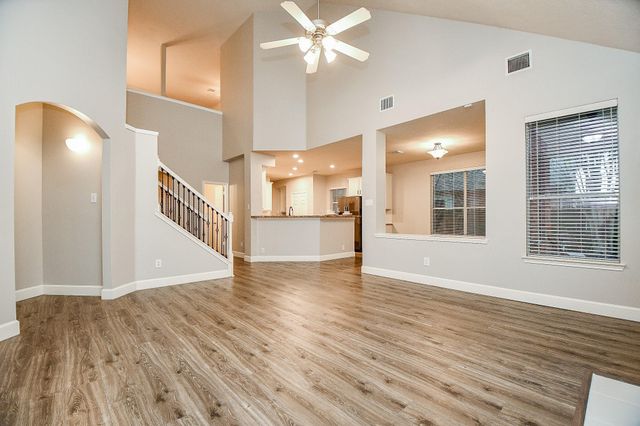 2502 Sun Glen Drive, Pearland, TX 77584