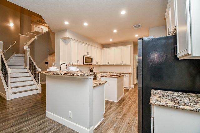 2502 Sun Glen Drive, Pearland, TX 77584