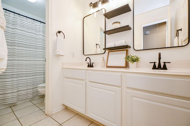 2502 Sun Glen Drive, Pearland, TX 77584