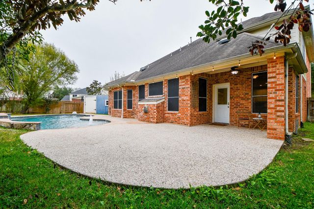 2502 Sun Glen Drive, Pearland, TX 77584