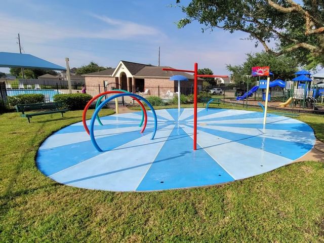 2502 Sun Glen Drive, Pearland, TX 77584