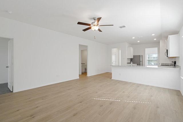 148 Wirepass CRST, Jarrell, TX 76537