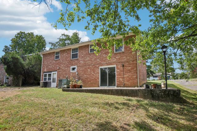 312 Honeyhill Dr, Nashville, TN 37217