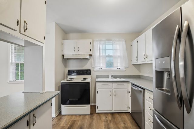 312 Honeyhill Dr, Nashville, TN 37217
