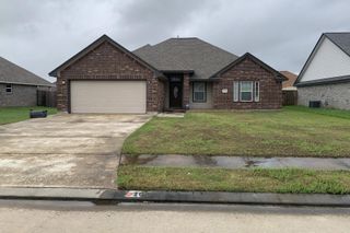 107 Freedom Drive, Clute, TX 77531