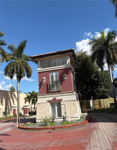 8346 NW 10th St, Miami, FL 33126