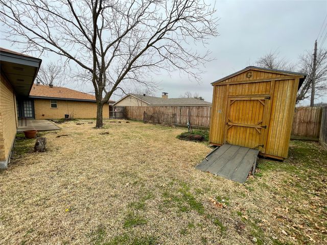 1714 Crescent Drive, Sherman, TX 75092