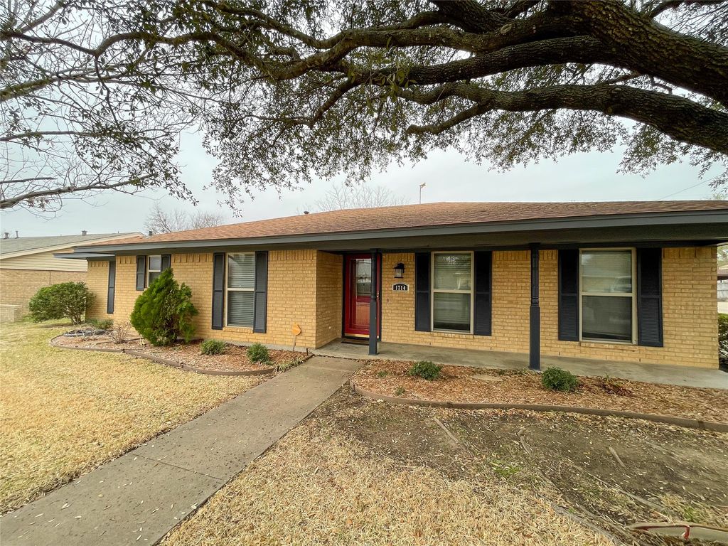 1714 Crescent Drive, Sherman, TX 75092
