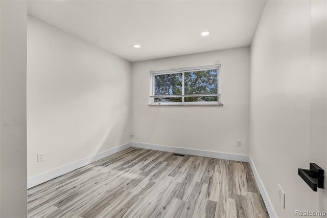 29215 Carlton Street, Inkster, MI 48141