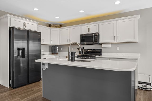 1255 Echo Ridge Lane, Marion, IA 52302