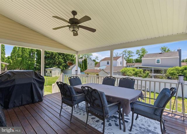 327 GREENBRIAR, Havertown, PA 19083