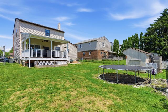 327 GREENBRIAR, Havertown, PA 19083