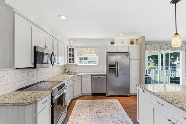 327 GREENBRIAR, Havertown, PA 19083