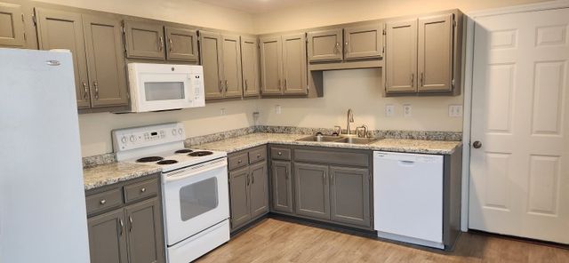 11157 Challenge Dr, Bon Aqua, TN 37025