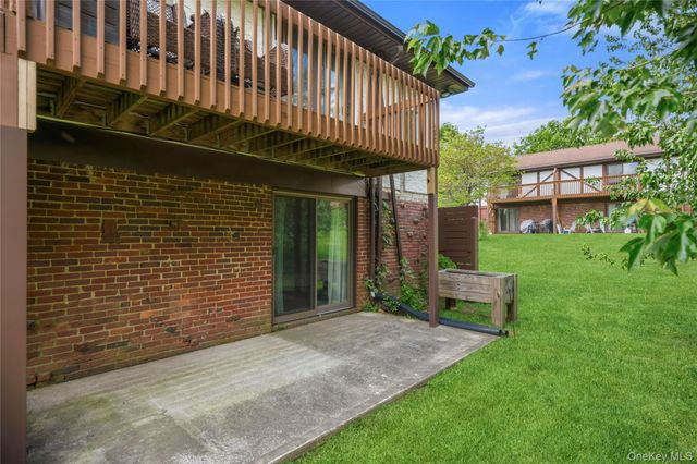 16 Bailey Court 16, Middle Island, NY 11953