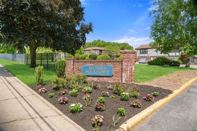 16 Bailey Court 16, Middle Island, NY 11953