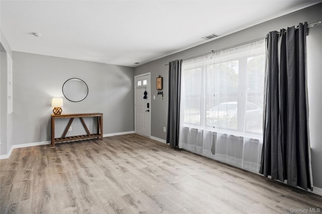 16 Bailey Court 16, Middle Island, NY 11953