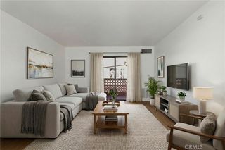 6815 Remmet 311, Canoga Park, CA 91303