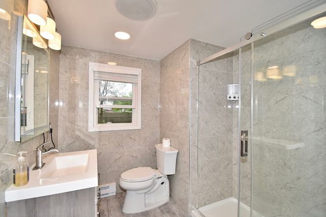 22 Hunting Ln, Agawam, MA 01001