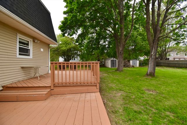 22 Hunting Ln, Agawam, MA 01001