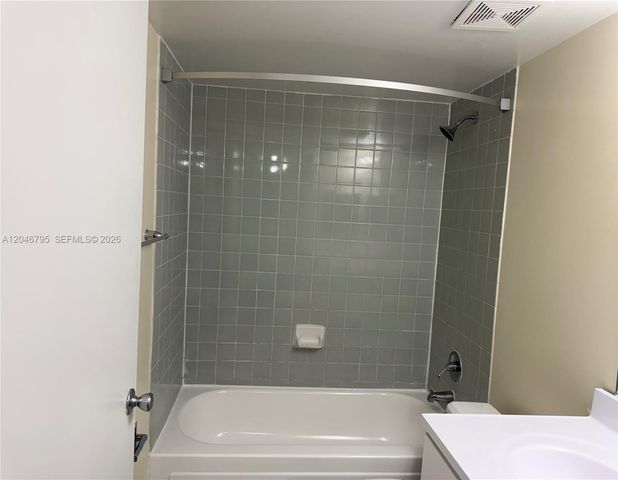 915 NW 1st Avenue LP0206, Miami, FL 33136