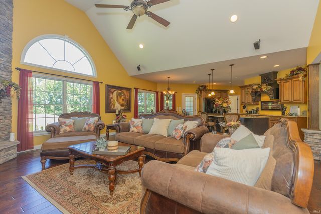 2575 Woodstone Lane, Evansville, IN 47712