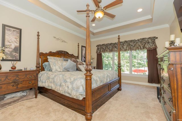 2575 Woodstone Lane, Evansville, IN 47712