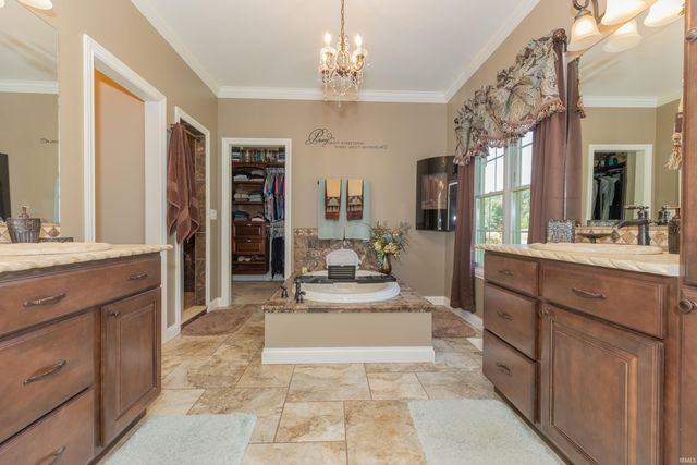 2575 Woodstone Lane, Evansville, IN 47712