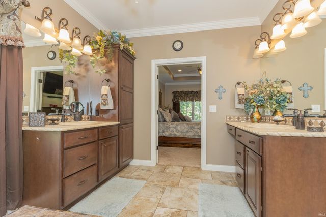 2575 Woodstone Lane, Evansville, IN 47712