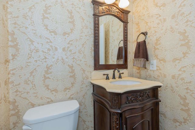 2575 Woodstone Lane, Evansville, IN 47712
