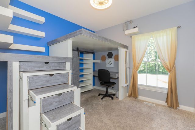 2575 Woodstone Lane, Evansville, IN 47712