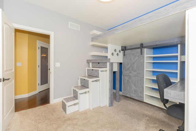 2575 Woodstone Lane, Evansville, IN 47712